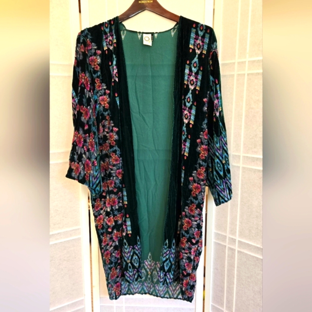 Anthropologie Akemi + Kin Floral Open-Front Velvet Kimono  Cardigan